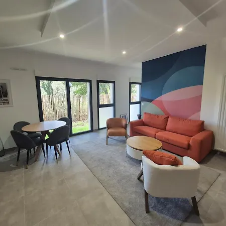 Nina, 2 Couchages, Elegant, Wifi, Parking Apartment